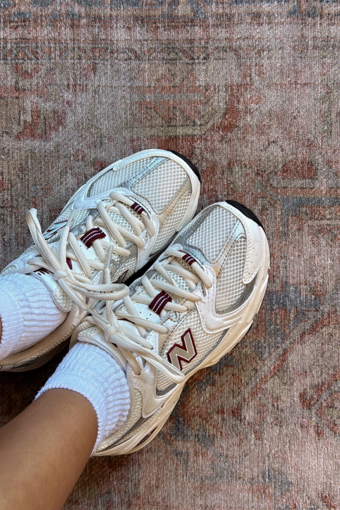 Sneakers size 6.5 TTS

Fall shoes
New balance 
Fall style 
Shoe crush 

Honey sweet petite Honeysweetpetite

#LTKSeasonal #LTKShoeCrush #LTKStyleTip