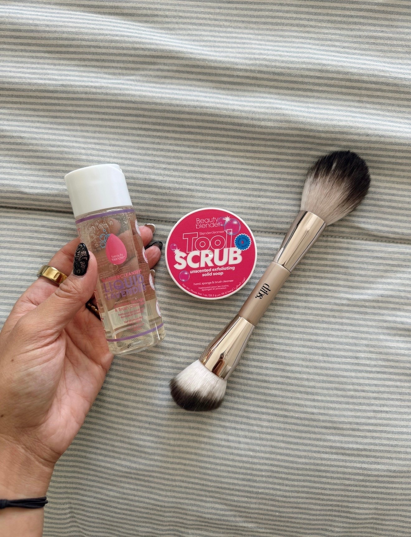 This cleaner makes my brushes feel so clean and fluffy again! 🫧🧼

#LTKBeauty #LTKmorningroutine #LTKselfcare