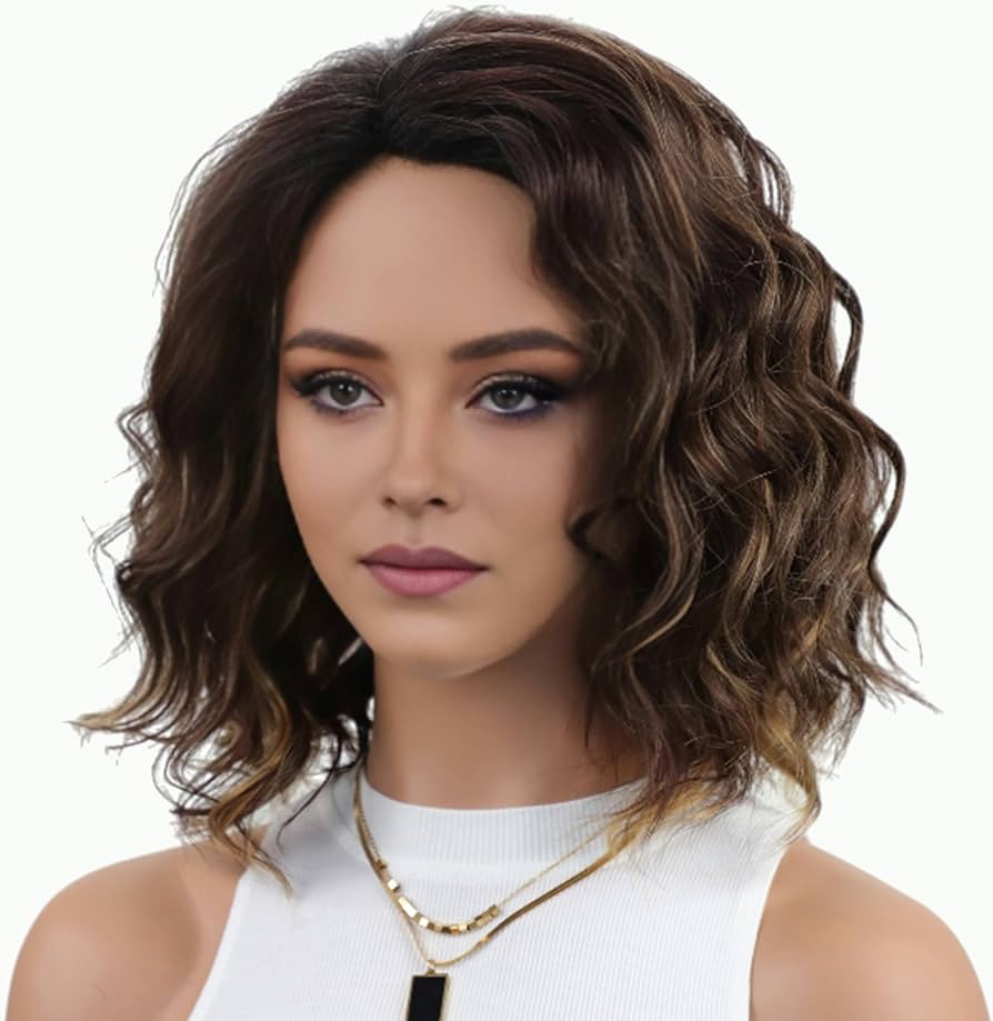 RENERSHOW Layered Short Ombre Brown with Blonde Highlight Wavy Bob Wigs for Women Mid-length Brow... | Amazon (US)