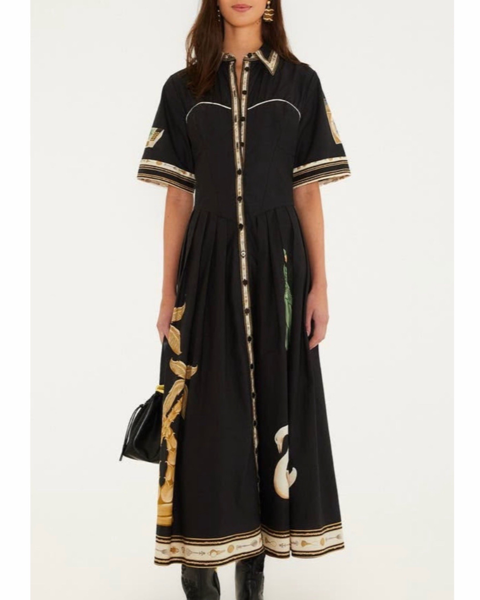 I’m pairing this with boots and a cute bucket bag for my next event. s