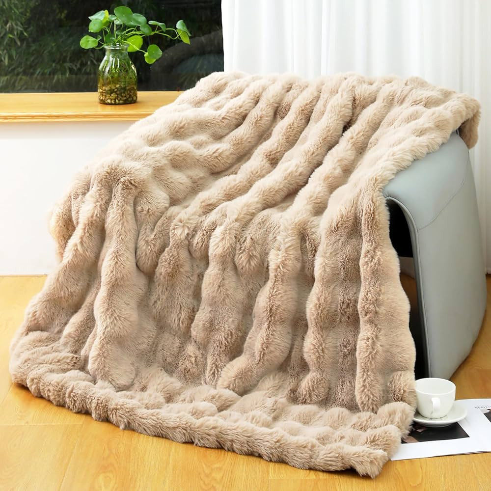 RYNGHIPY Faux Rabbit Fur Bed Throws, Fluffy Warm Throw Blanket for Sofa Couch, Soft Plush Decorat... | Amazon (US)