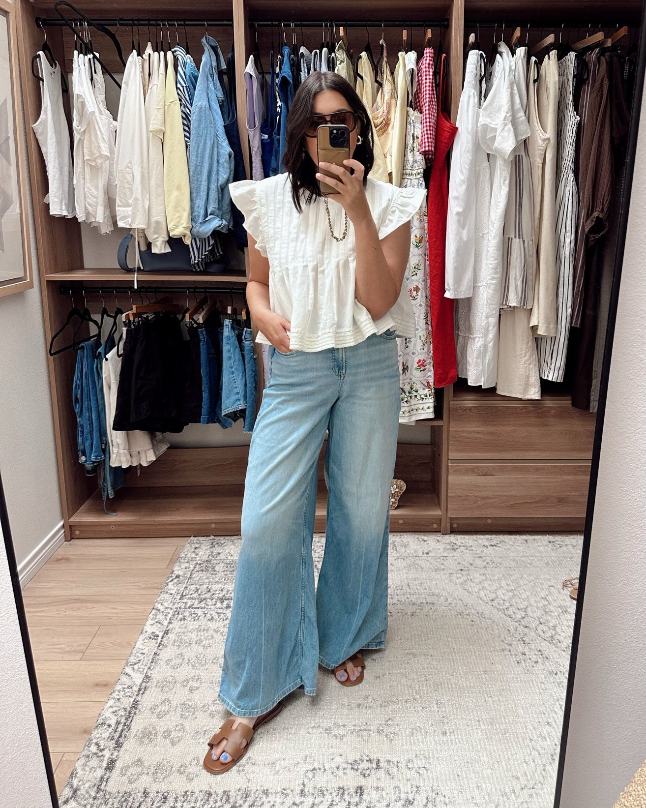 Just got this shirt from @anthropologie and love love it! I'm in the large, it's a loose fit, but I like the extra length on the bigger size. 

Don't sleep on these lightweight jeans from @spanx! They are some of my favorites to wear, they're so so comfortable. They run kinda big, even after a wash, so stay TTS.  

 