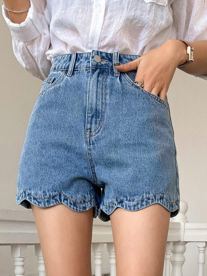 DAZY Slant Pocket Scallop Trim Denim Shorts | SHEIN