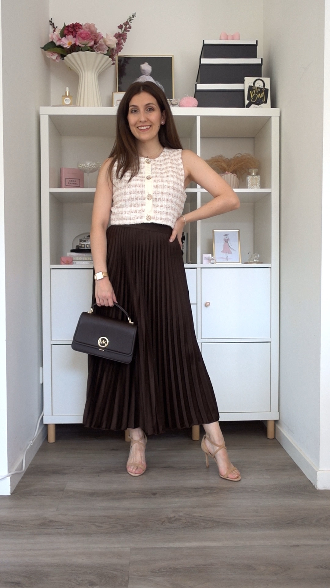 Styling my Coco set from Flossy by Freddy 4 ways for summer!

Which one is your favourite?

Not gonna lie it bothers me so much that you can see the lining of the trousers on the third outfit 🙈 But I accidentally ripped the hand stitch when put them on and didn’t notice till I edited the video 😭

#LTKeurope #LTKstyletip #LTKsummer