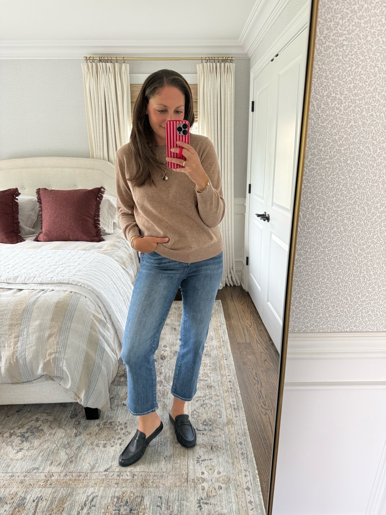 Today’s fall outfit! The *perfect* cashmere sweater from
@Quince  - so good that I own it in 4 colors!! True to size, the best quality. Paired it with these cropped jeans and the comfiest loafers

#LTKSeasonal #LTKootd #LTKdayinmylife