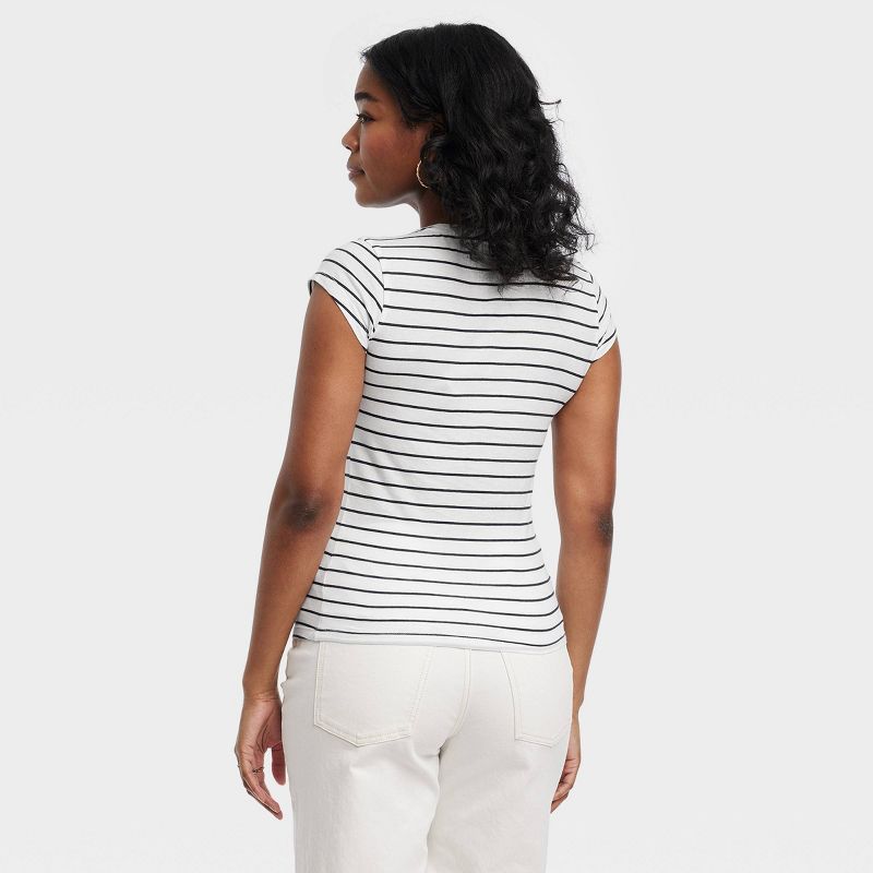 Women's Fitted Short Sleeve T-Shirt - Universal Thread™ | Target