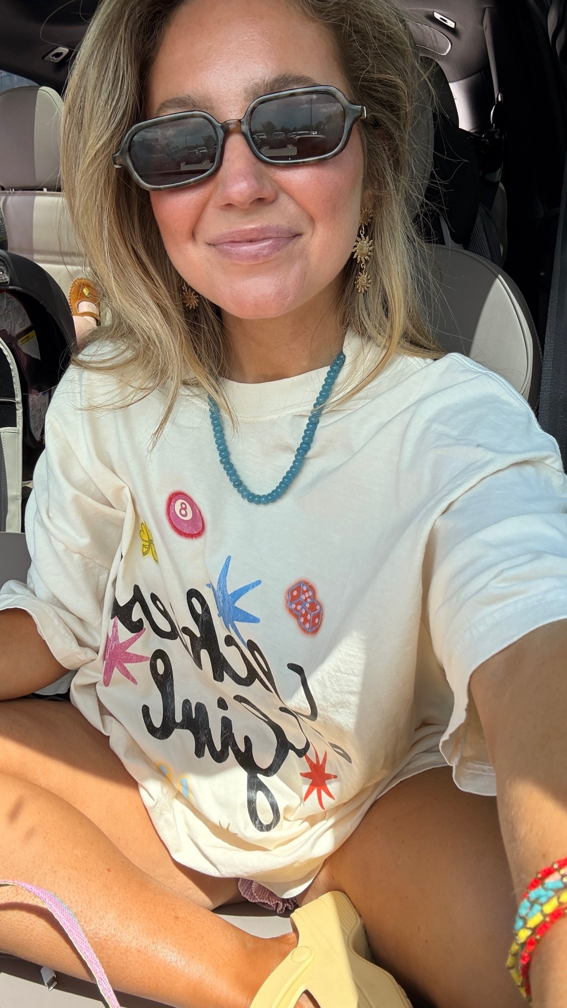 Wearing 2Xl in the tee for a tee shirt dress fit!! Necklace is raising surfers!! My code is HANNAH10 if you shop! Also wearing kids size 3 in crocs!

#LTKootd