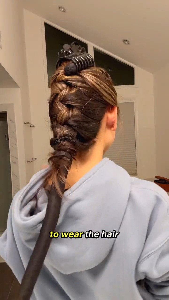 Unicorn Curls Tutorial🦄

I shared in my stories last week this viral unicorn heatless hair curler technique and had a great response from many that they want to see how this turned out! 👩🏻‍🦱

So here’s the deets…

Pros:
+Bouncy curls all around the head
+Extra lift at the crown at the head
+Curls lasted a long time
+More comfortable to sleep in if you’re a side sleeper

Cons:
-A bit more challenging to do if -you’re not used to braiding behind your head (this is very similar to a French braid)
-My hair is a little layered so in the morning, a lot of my layers came out and I ended up using a curling iron to touch up
-Looks a little crazy but if you’re just going to sleep, who cares!
-Not a good method to use if you sleep on your back

I’m using a satin curler but use one that’s most comfortable for you! 


#LTKVideo #LTKBeauty #LTKGiftGuide