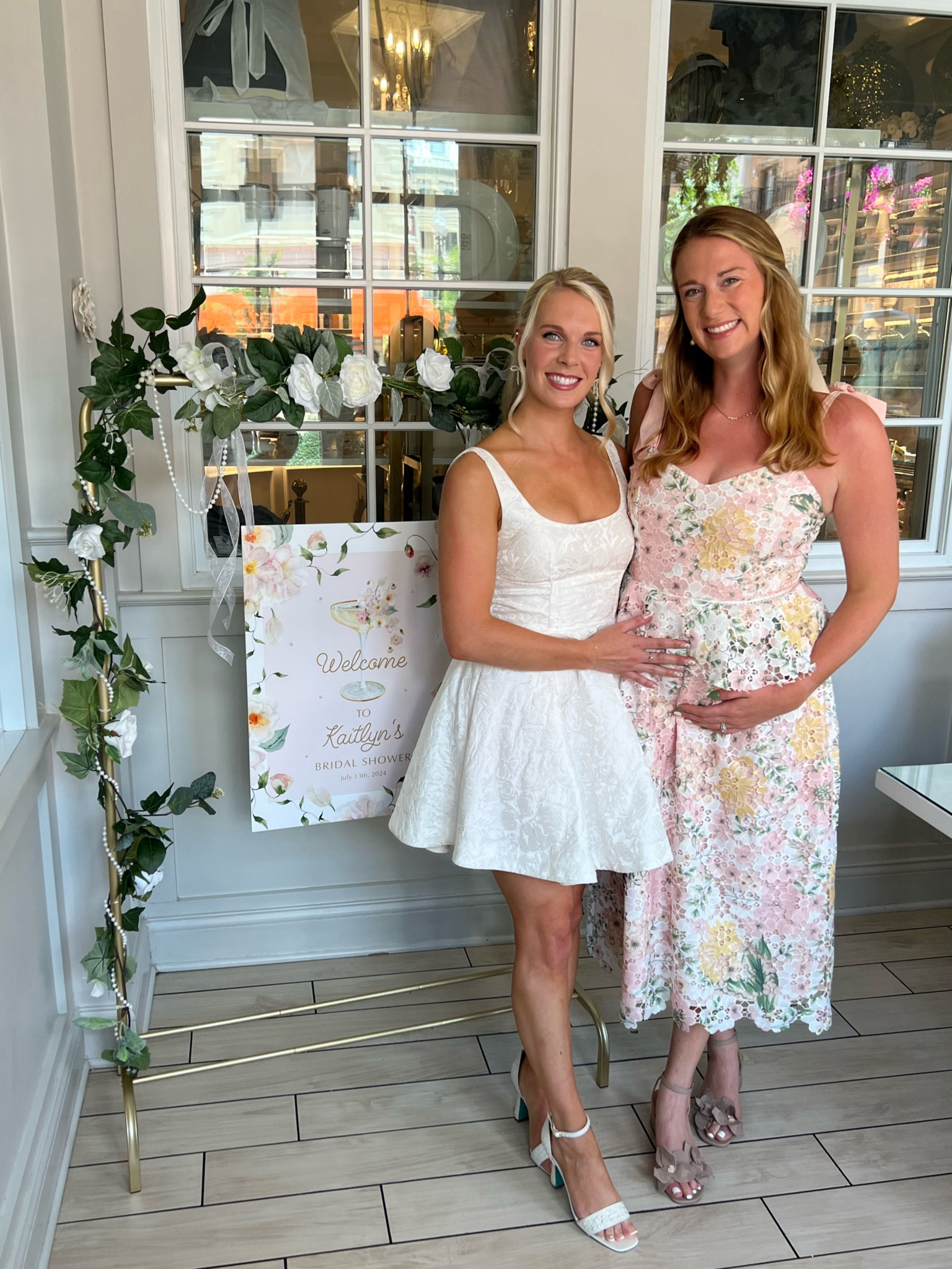 pearls & Prosecco bridal shower for my beautiful friend! 💖

I’m wearing size medium in this beautiful floral dress, 19 weeks pregnant so pretty bump friendly and true to size… any further along I’d size up!

#LTKParties #LTKBump #LTKWedding