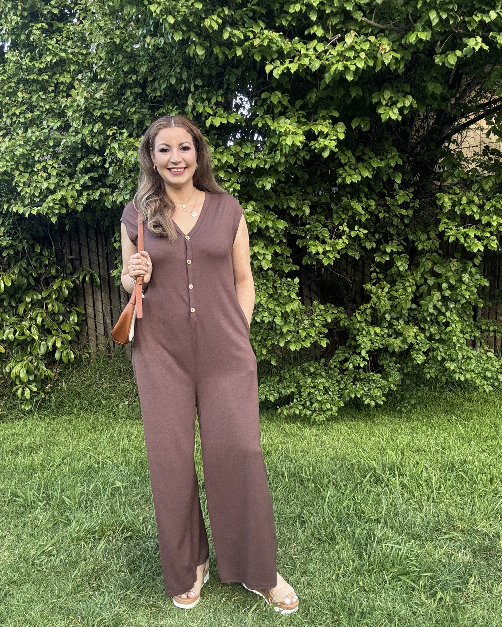 Summer Outfit

MEROKEETY Enterizo de verano de manga casquillo para mujer 2025, cuello en V profundo, botones, enterizo con pantalones de pierna ancha.
Size:M

#LTKMidsize #LTKSaleAlert #LTKSeasonal