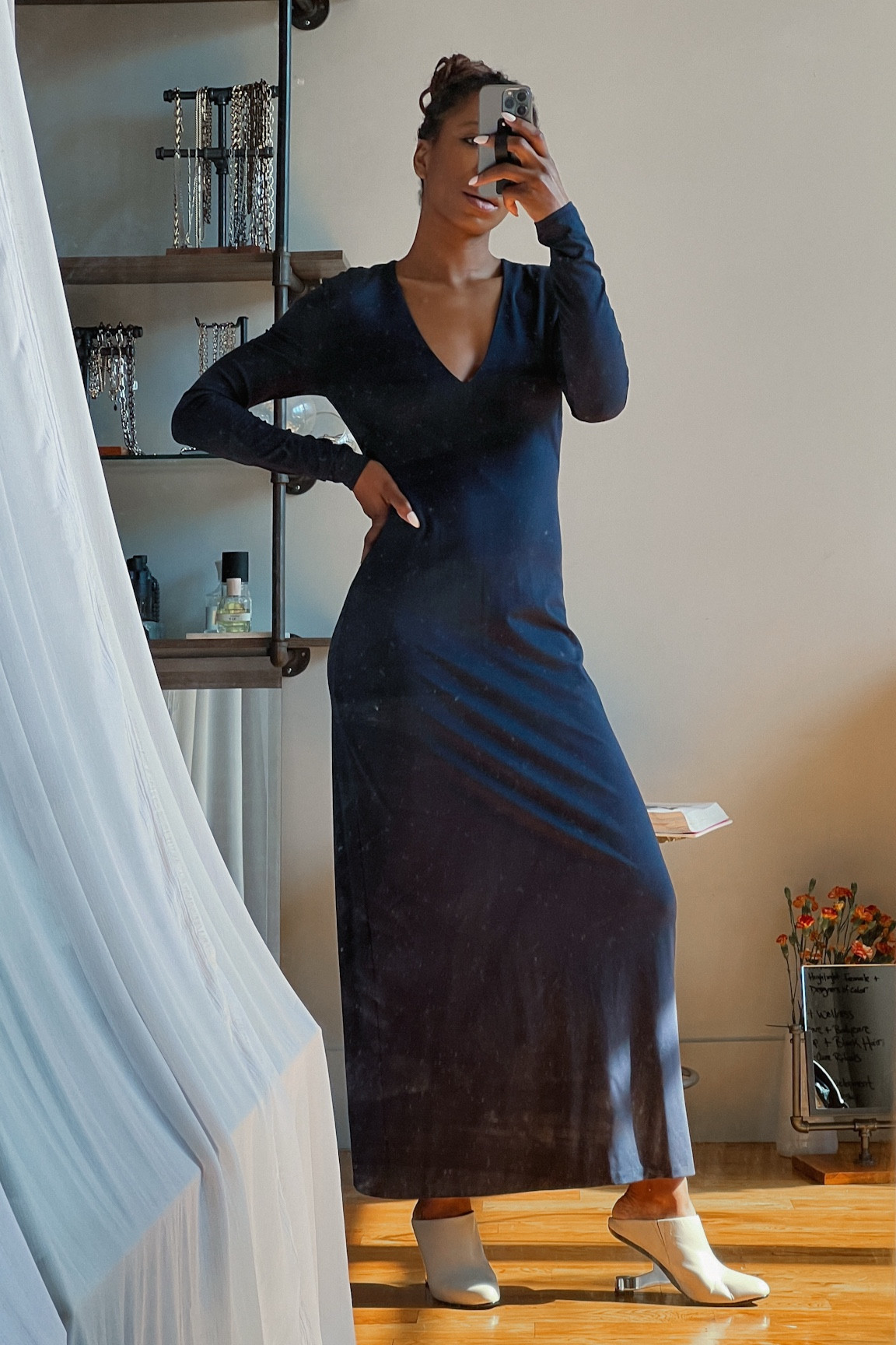 Banana Republic Navy blue maxi dress 

#LTKStyleTip #LTKWorkwear