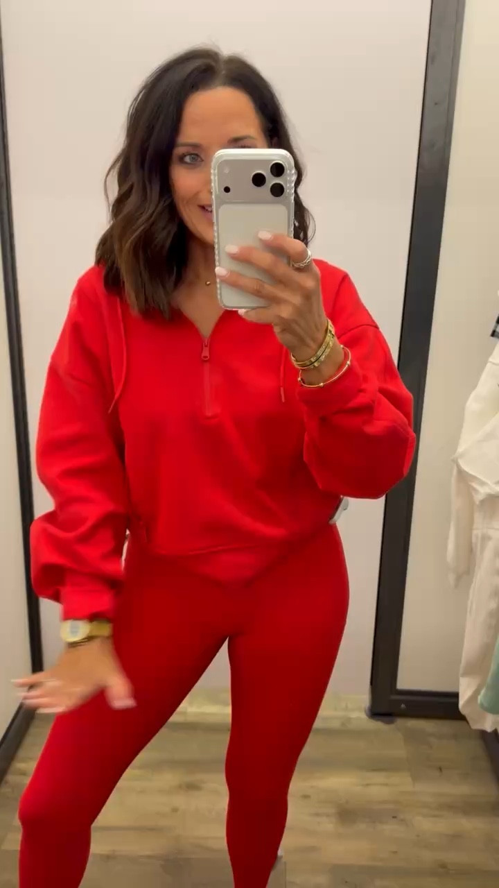 Okay Old Navy… I see you ❤️ These high compression leggings are so good. Everything feels held in and the no front seam makes them extra flattering. The color selection is amazing too.

#ltkstyle #oldnavyfinds #activewearstyle #gymoutfit

#LTKmomlife #LTKPetite