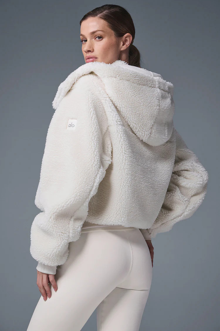 Foxy Sherpa Jacket - Chai Latte | Alo Yoga (US)