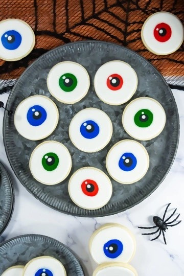 How to make realistic eyeball sugar cookies for Halloween! 

Get the recipe here: https://www.thebensonstreet.com/spooky-eyeball-cookies/



#LTKHalloween #LTKSeasonal #LTKKids