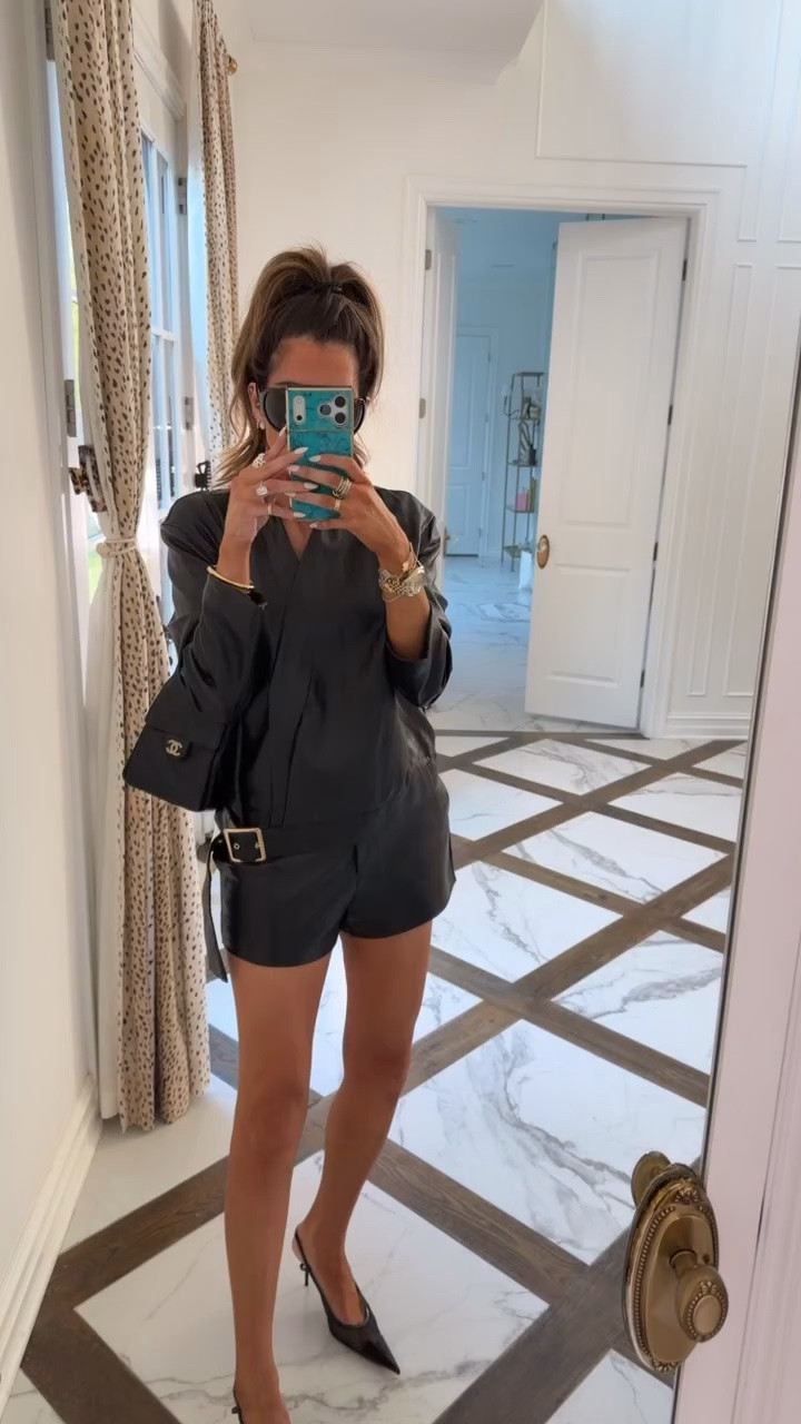 Another CUTE Zara jacket!! I wouldn’t be surprised if this one sold out quick!! I’m wearing an XS and small in shorts!! 

Zara fashion, Shopbop, Fall outfits women, Autumn outfits, Date night outfits, Business casual workwear, Leather jackets, Leather shorts, Gemme Beauty, Emily Gemma

#LTKdayinmylife #LTKSeasonal #LTKgrwm