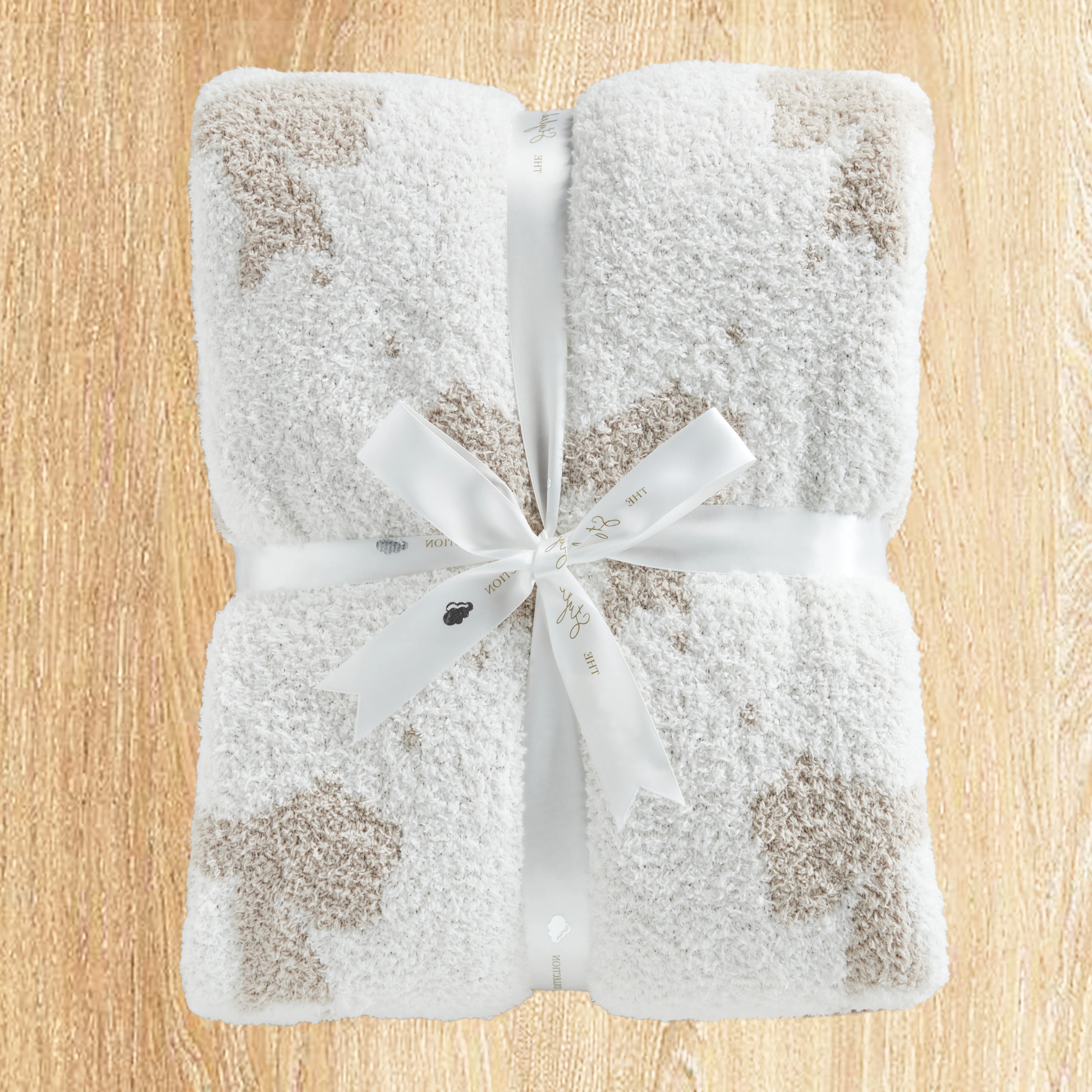 "Pretty as a Bow" Buttery Blanket | The Styled Collection