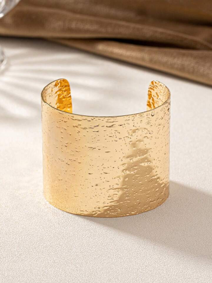 1pc Exquisite & Fashionable Minimalist European Style Textured Wide Cuff Bracelet | SHEIN