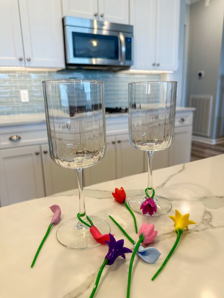 Drink markers for your next dinner party! 

Party ideas, wine, wine glass, drink markers, amazon find 

#LTKparties #LTKhome