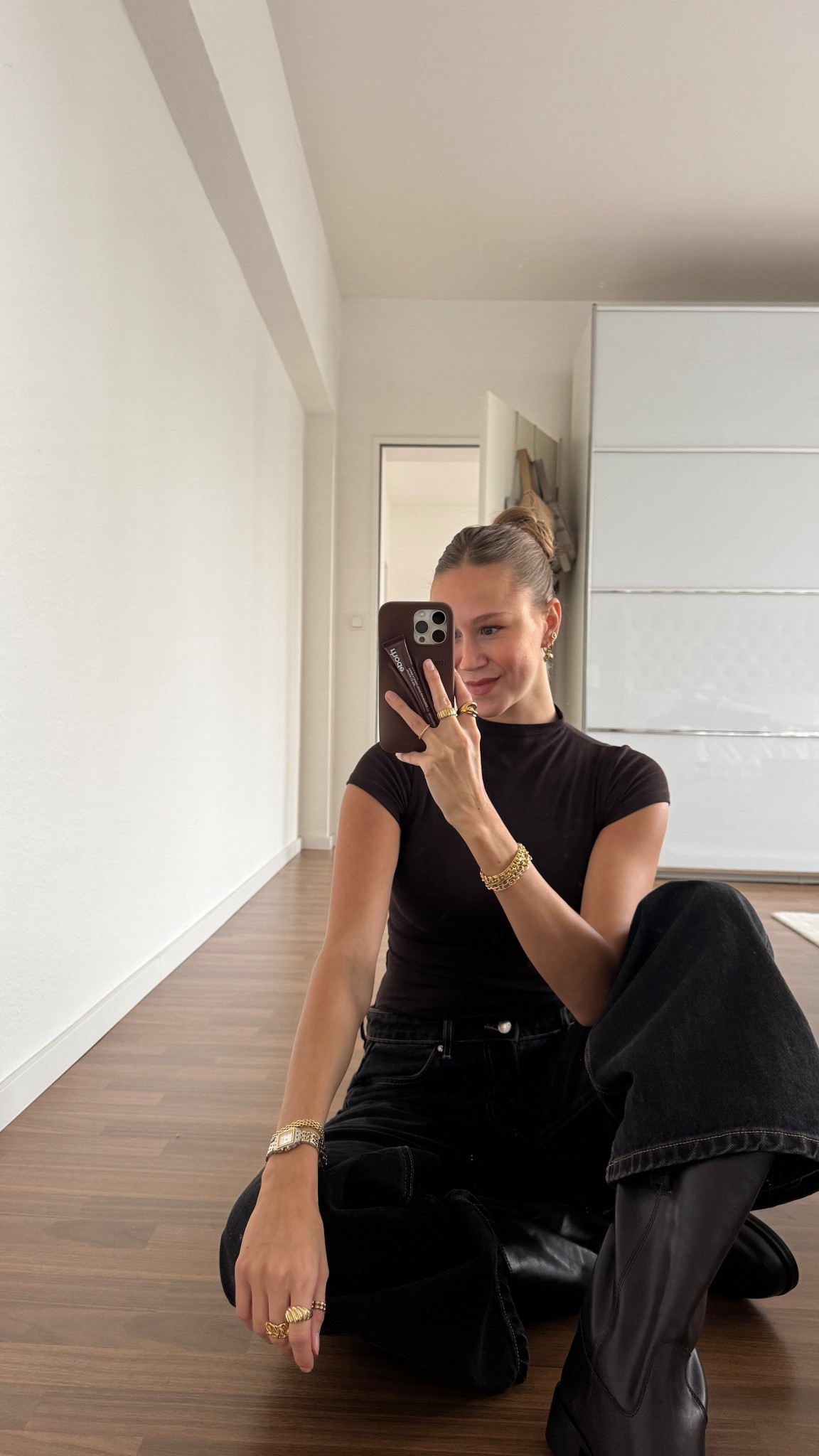 All over chocolate brown 🤎  baggy jeans und boots 

#LTKautumn #LTKshoes #LTKdeutschland