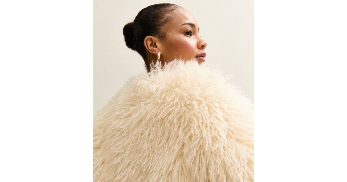 Petite Cream Faux Fur Coat | New Look | New Look (UK)