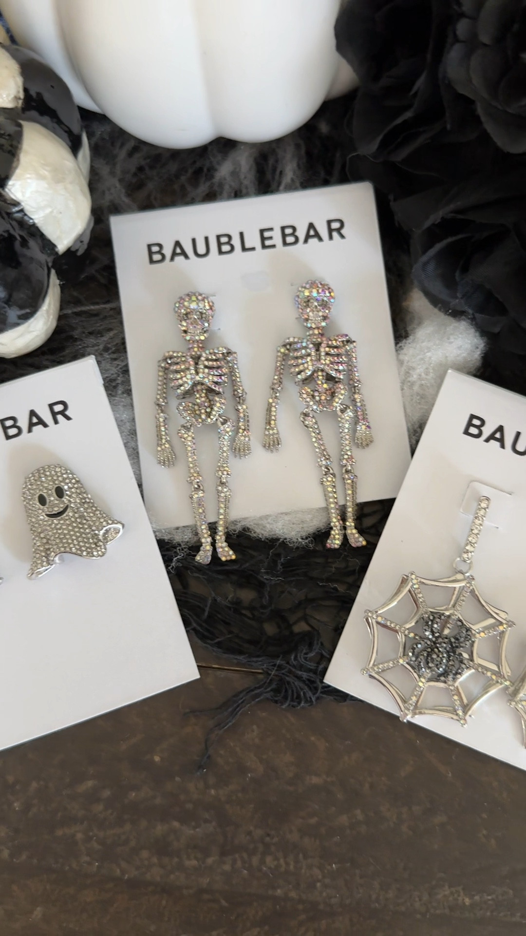 My Baublebar Halloween jewelry order came in and these Halloween earrings are so good!!! 

Halloween outfit, Halloween inspo, skeleton earrings, ghost earrings

#LTKFindsUnder50 #LTKSeasonal #LTKStyleTip