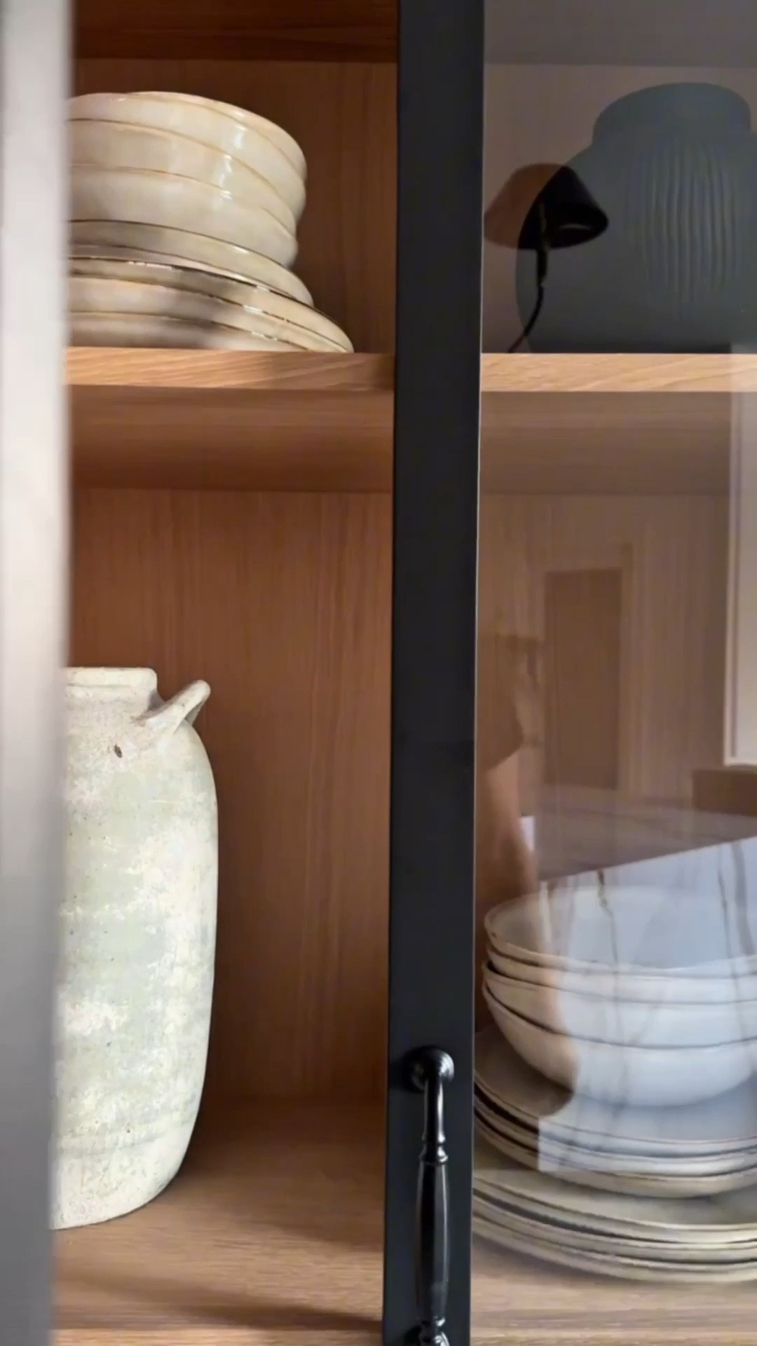 These ceramic bowls & plates set is SO good. Neutral, sturdy, and just makes your kitchen feel put together without trying.



#LTKHome #LTKU #LTKFindsUnder100