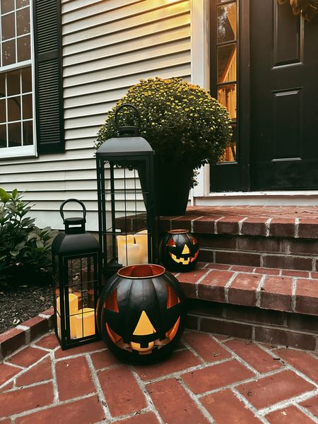 The cutest outdoor pumpkins. Candies and batteries included! 