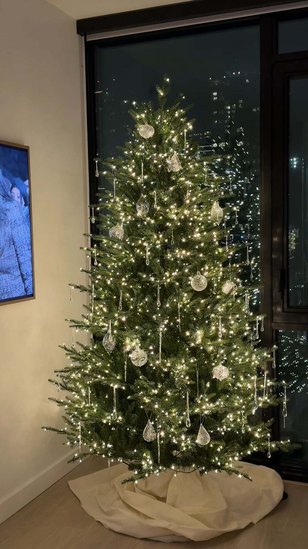 Our glass christmas tree 🤍

#LTKHoliday #LTKHome #LTKSeasonal