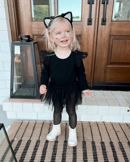 The cutest kitty I ever did see! I used a lot of the same pieces from the bat costume and made a cute kitty! 


#LTKbaby #LTKkids #LTKHalloween