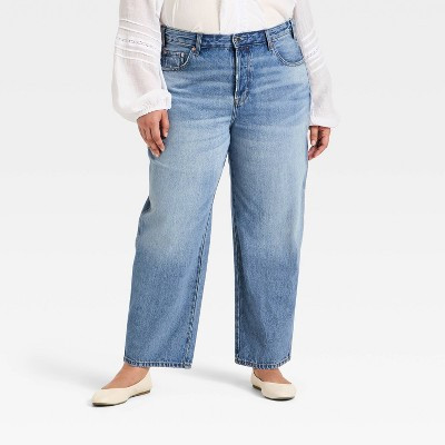 Women's Mid-Rise Boyfriend Jeans - Universal Thread™ Vintage Light Wash 30 | Target