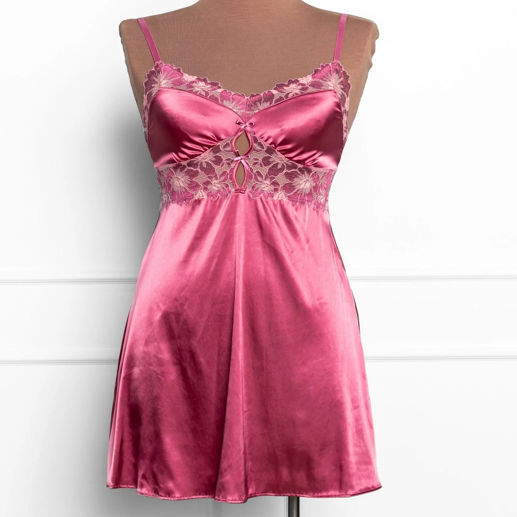 Lacy Satin Slip - Raspberry | Mentionables