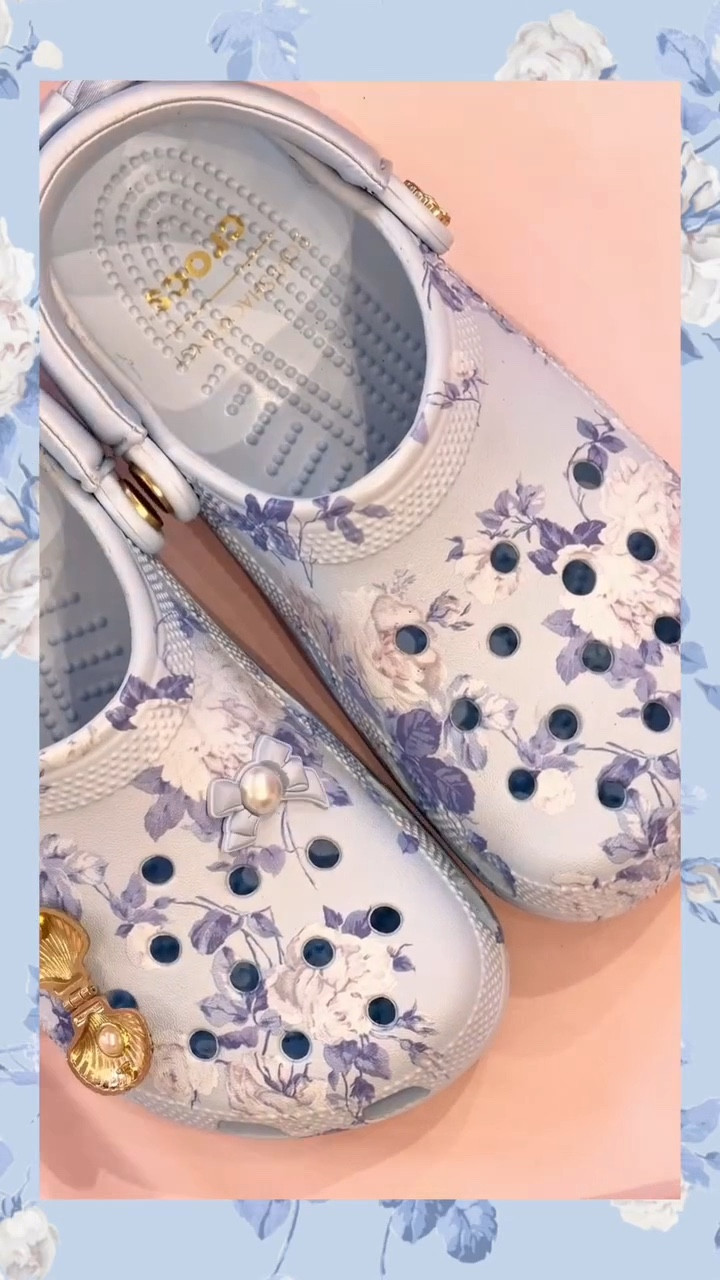 This new Love Shack Fancy x Crocs collection is so pretty. The prints, the details and the colors make these feel extra special.

#ShoppingWithPriiincesss #LoveShackFancy #CrocsFashion #MommyStyle #MommyAndMiniLooks #FashionMomLife #StyleFinds #CuteStyleAlert #DailyStyleInspo #FashionDiscovery #AtlantaMom #Atlantablogger #Atlantabloggers #AtlantaCreator #Atlantacontentcreators #Atlantacontentcreator#LTKspringtrends #LTKspring

#LTKSeasonal