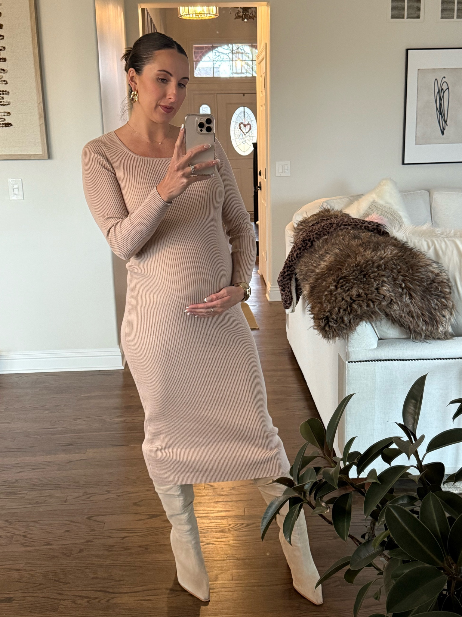Bump friendly dress under $50 
Sized up to a medium 


Pregnancy dress
Maternity 
Sweater Dress
Neutral dress 

#LTKBump #LTKBaby