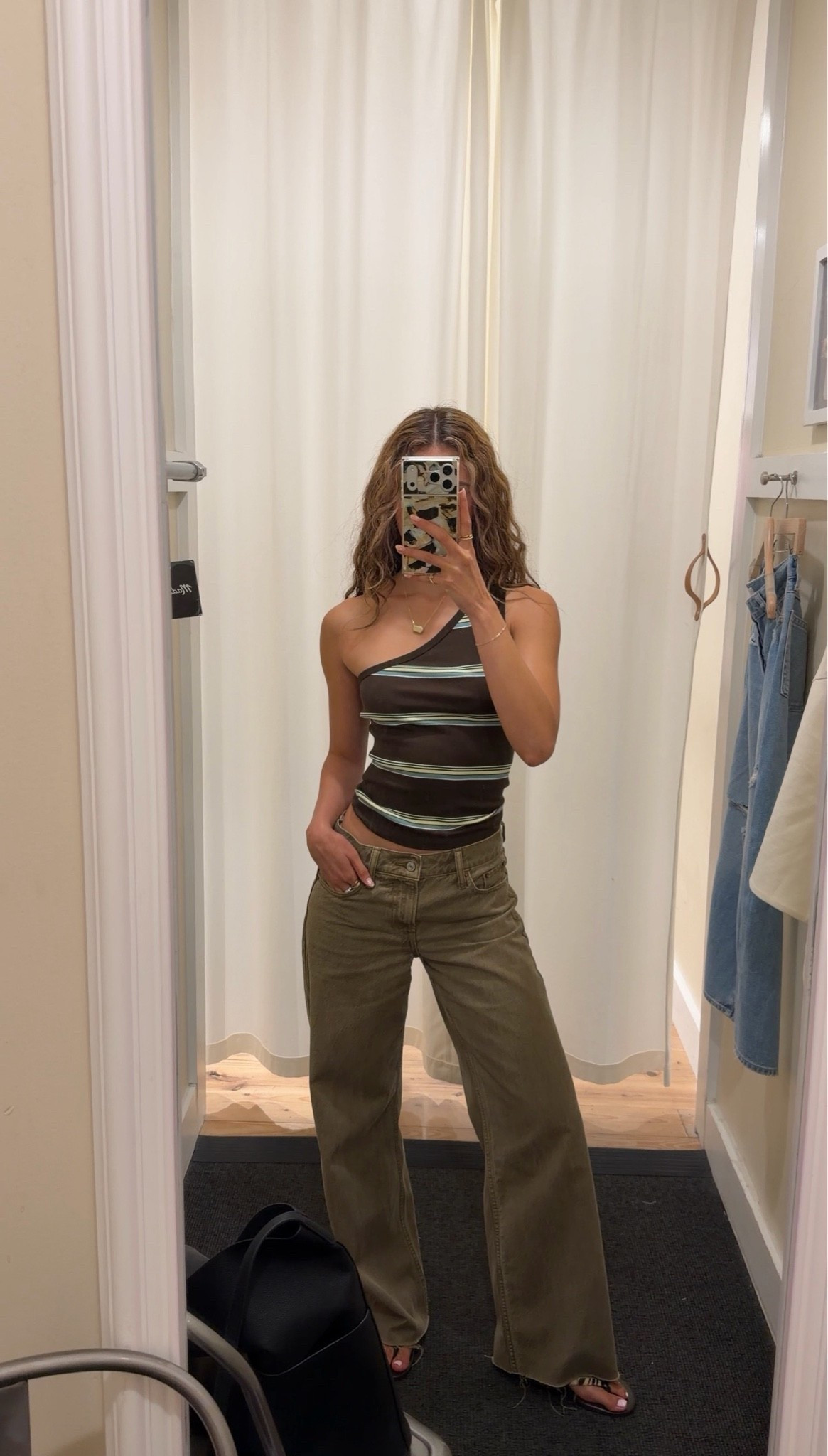 Wearing xs in the top, and 25 in the bottoms

#LTKootd