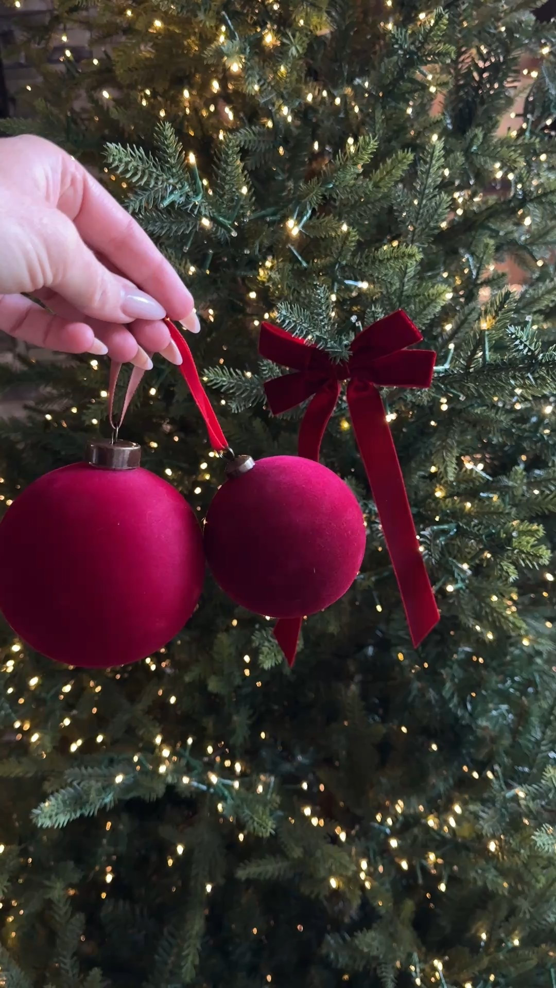 Burgundy Christmas Decorations 