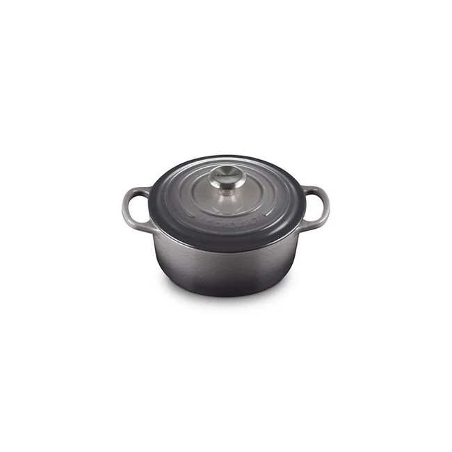 Signature Round Dutch Oven | Le Creuset