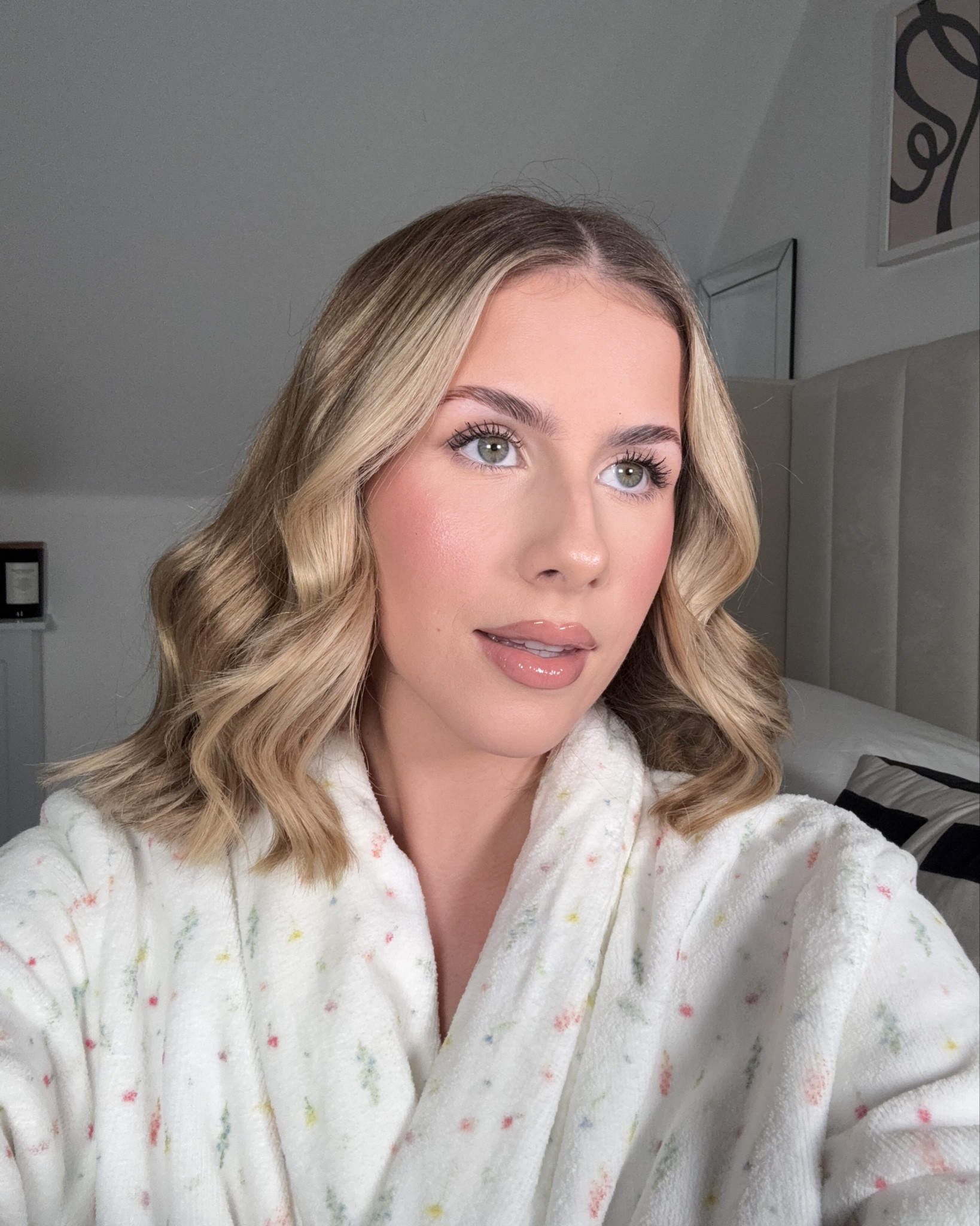 Maybellines new lifter foundation & concealer = FLAWLESSS

#LTKbeauty #LTKuk