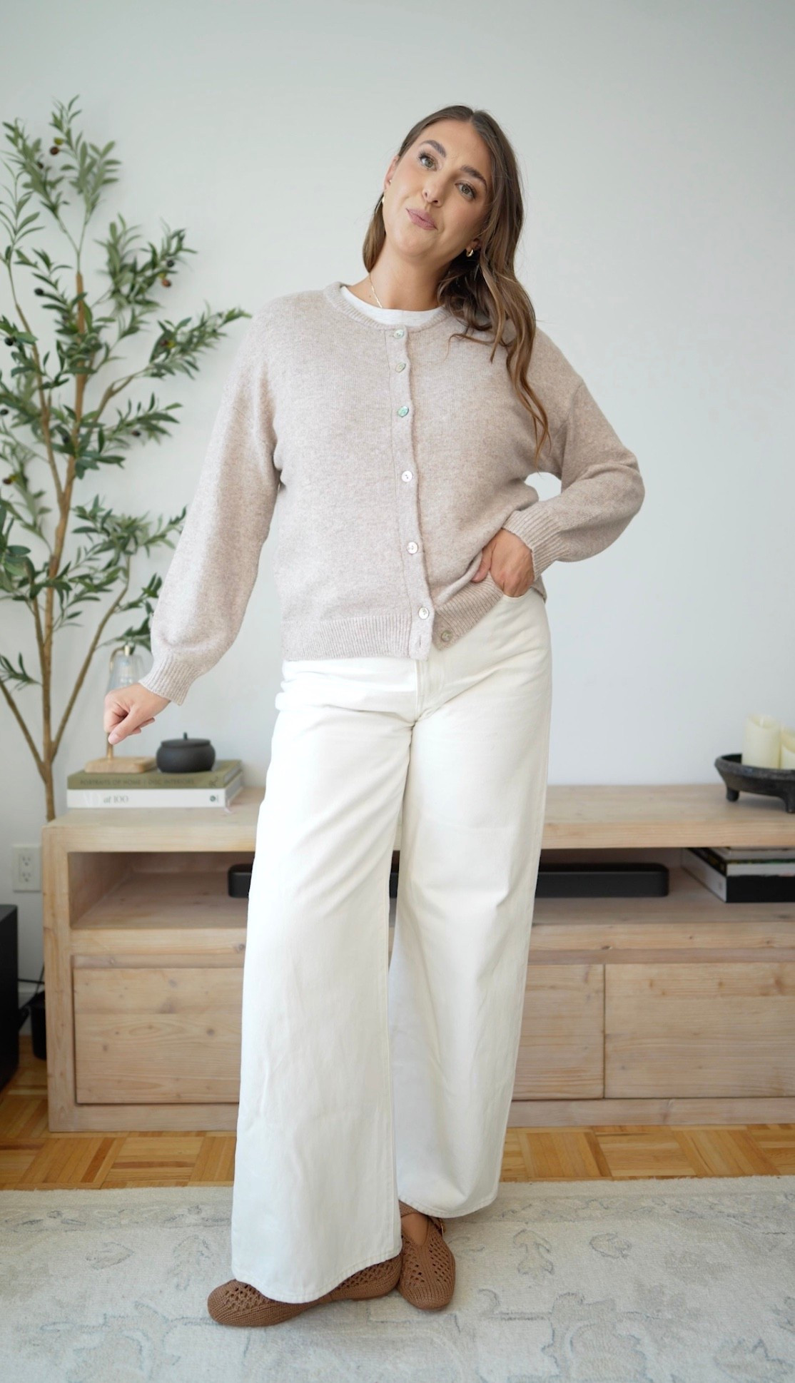 Soft neutrals for fall 🤎 Cream wide leg jeans paired with a cozy oatmeal cardigan and woven flats makes such an easy elevated everyday look.

fall outfit, neutral outfit, cream jeans, cardigan outfit, wide leg jeans, cozy fall style, casual chic, transitional outfit, woven flats, everyday fall fashion

#LTKootd #LTKSeasonal #LTKWorkwear
