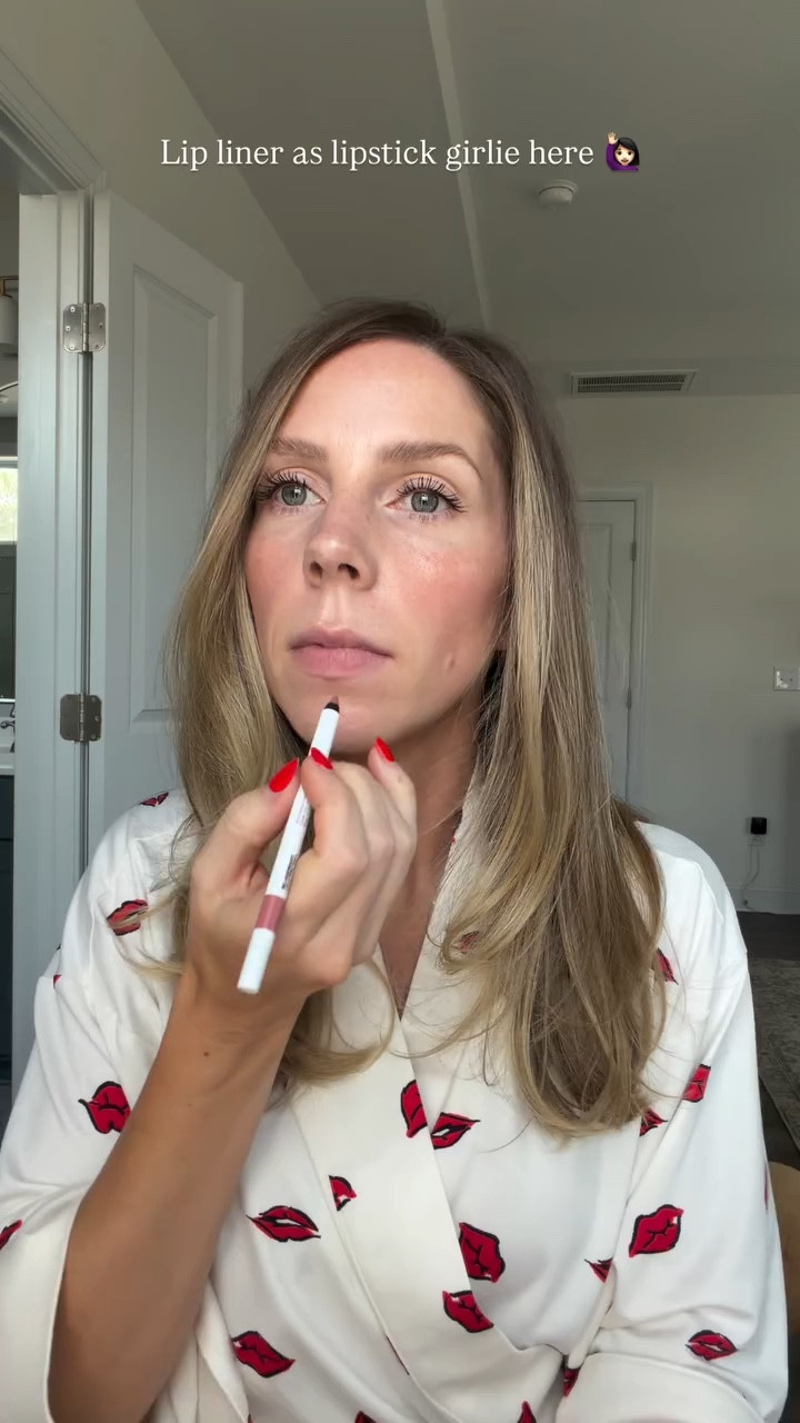 Lip liner as lipstick girlie here 🙋🏻‍♀️ shade: fair neutral rose 