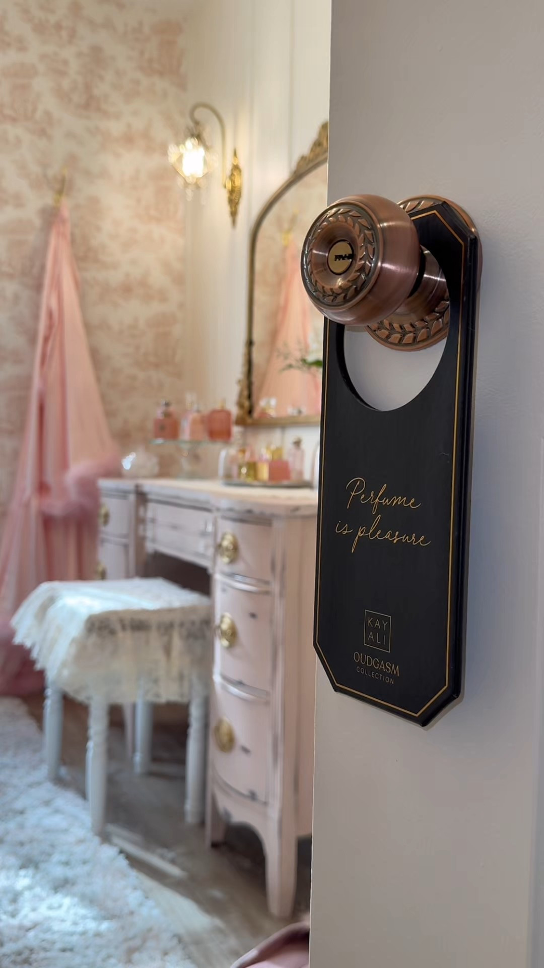 Perfume room makeover :) I’ve been working on this for a month. It’s finally done I can finally create content again in here. So happy with how it turned out. #homedecorinspo #interiorinspo