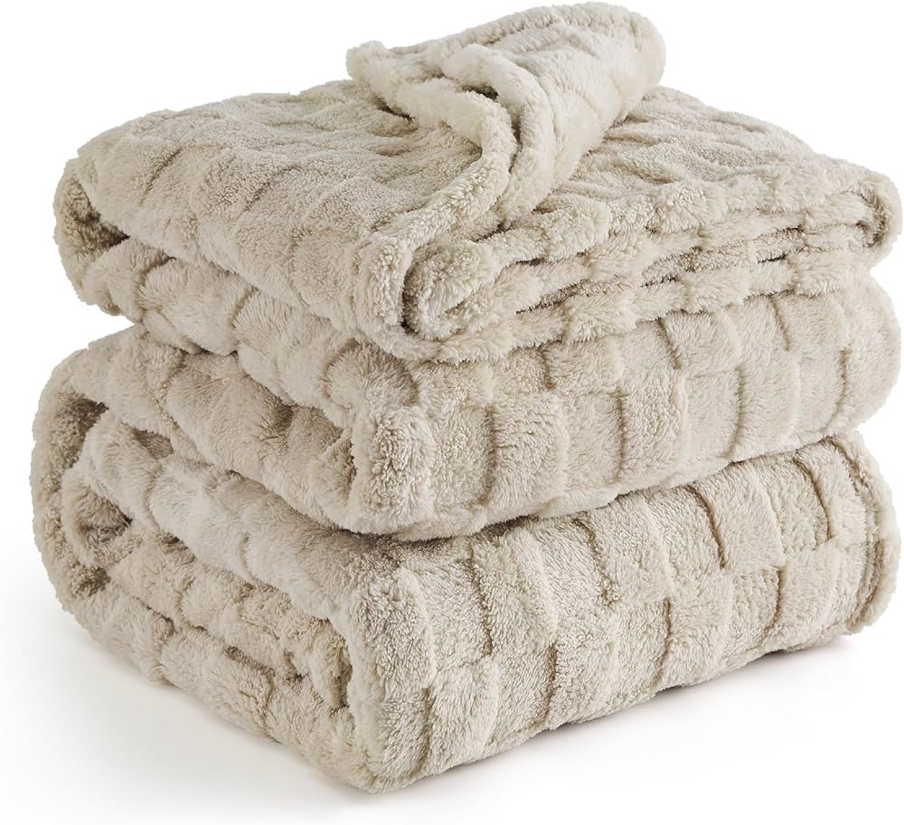 Bedsure Light Brown Fleece Blanket for Couch - Super Soft Cozy Queen Blankets for Women, Cute Sma... | Amazon (US)