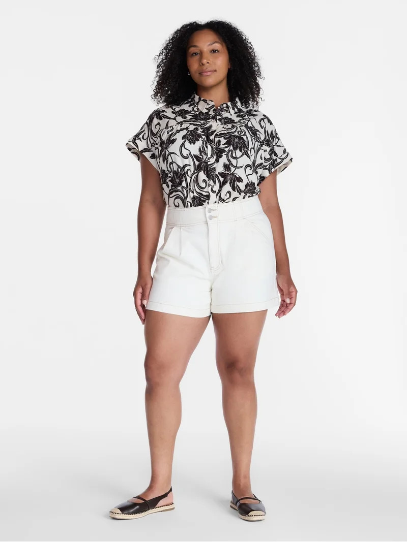 Time and Tru Women's High Rise Pleated Denim Shorts, 4.5" Inseam, Sizes 0-20 | Walmart (US)