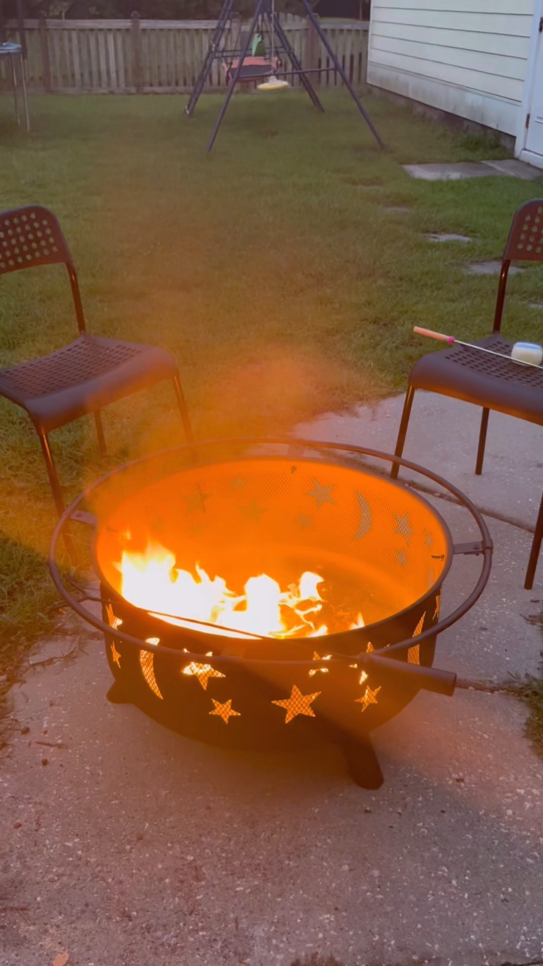 Look at that fire in our new fire pit!🔥This fire pit worked so well for S’mores night! This is great for at home outdoor Fall gatherings for marshmallow roasting & S’mores making and for warming up on cooler nights when hanging out in the backyard or outside the house. 

#LTKHome