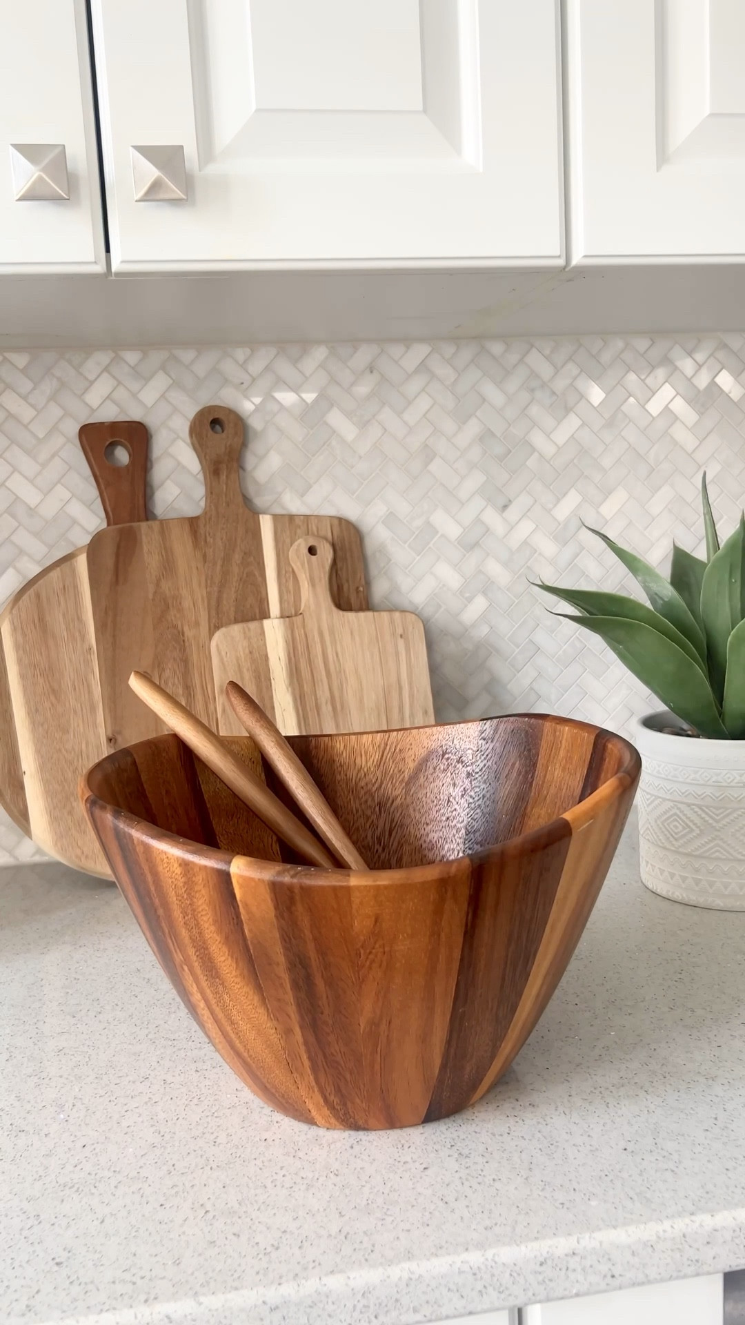 Love this gorgeous wooden salad bowl set. Great for entertaining!



#LTKFindsUnder50 #LTKHome