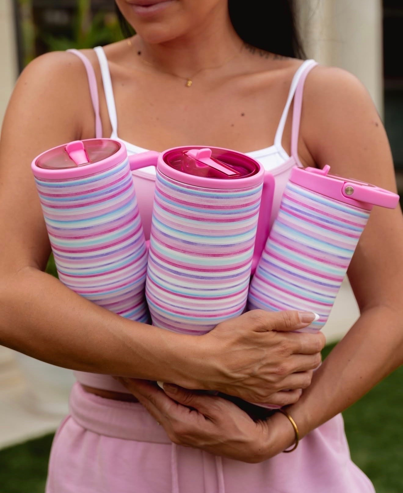 Pink Horizon = immediate summer obsession 💕✨ The new HydroJug pattern is HERE and I’m officially obsessed 😍 Perfect for pool days, errands, workouts, or just making your water look cuter 💧🎀 Linking all my favorites!

#LTKFinds #HydroJug #WaterBottleObsessed #SummerFavorites #PinkAesthetic #MomEssentials #HydrationGoals #LTKStyle #AmazonFinds #EverydayFavorites

#LTKmomlife #LTKdayinmylife #LTKSeasonal