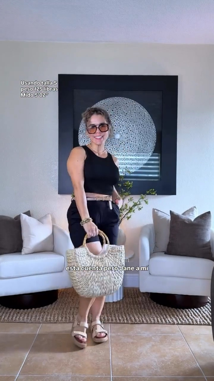 Amiga, no dejes que un detalle natural te haga dudar y apague tu luz . La celulitis es piel real, ¡no una razón para no usar shorts! 🌟 
No importa lo que otros piensen, porque lo que realmente brilla es tu felicidad y seguridad.

@amazonfashion . La calidad es a otro
nivel. TODOS EN DESCUENTO … corre 🏃‍♀️🏃🏼‍♀️🏃🏾‍♀️ 💨

Ordeno talla S peso 125 libras y mido 5’02” como referencia . Tienen varios colores ( todos hermosos ) el largo perfecto, elastizados y el size corre desde la talla XS-XXL. Son de la marca
@g4free_official 

📌Comparte con tu amiga para que ella también lo sepa y pueda brillar también 

📌También te dejo los detalles en mi Amazon store front en el link de mi perfil 

 

#LTKgrwm #LTKootd #LTKU