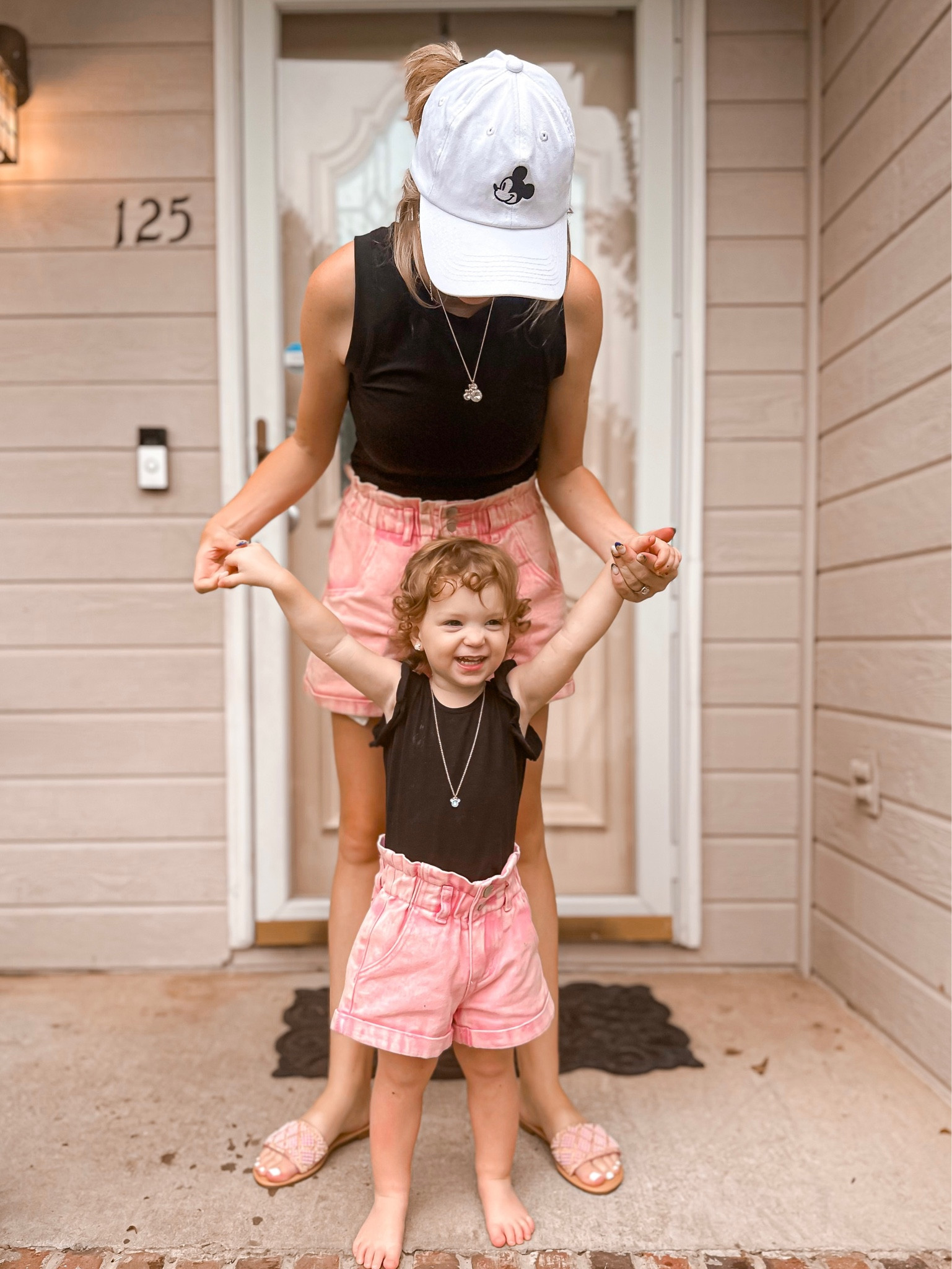 Give us ALL the mommy & me outfits 🥹🥰