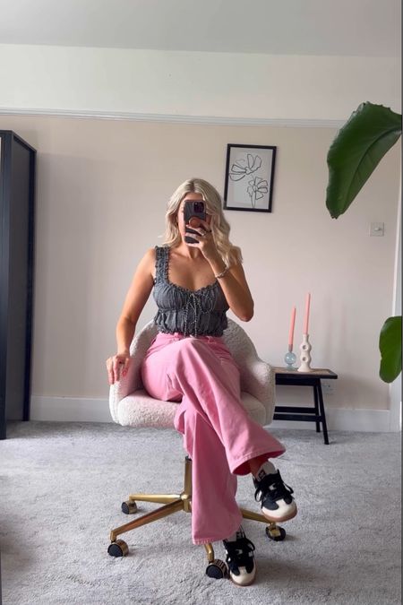 Casual Summer Outfit! 

Summer Style, Summer Outfit Inspiration, Everyday Outfit, Pink Jeans, Gingham Top, Outfit Ideas, Summer City Style

#LTKuk #LTKspring #LTKsummer