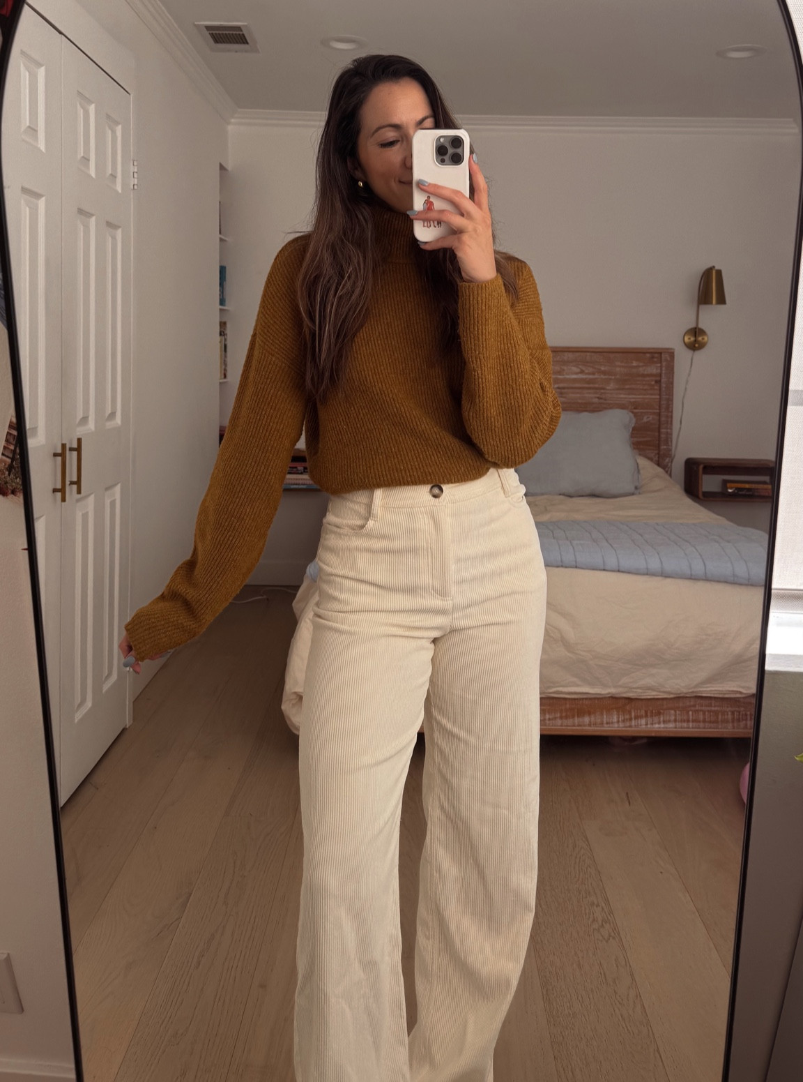 loving these cream corduroy wide leg trousers!!🧸🤍