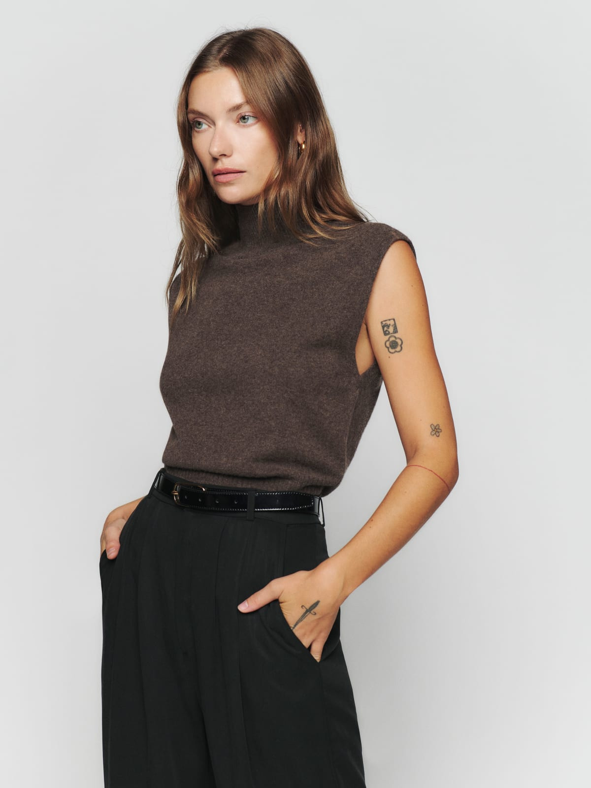 Arco Cashmere Sleeveless Turtleneck Sweater | Reformation (Global)
